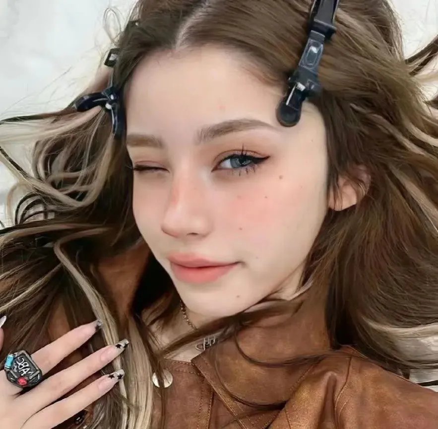 盛夏和她的未婚夫 封面